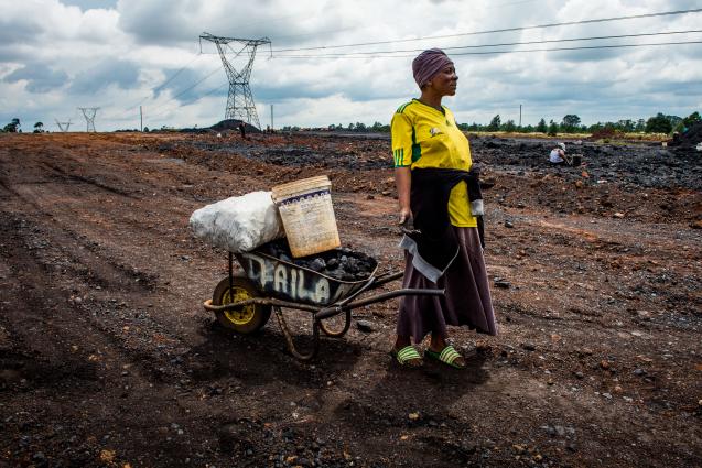 ActionAid voert actie voor eerlijke, duurzame mijnbouw in landen zoals Zuid-Afrika.