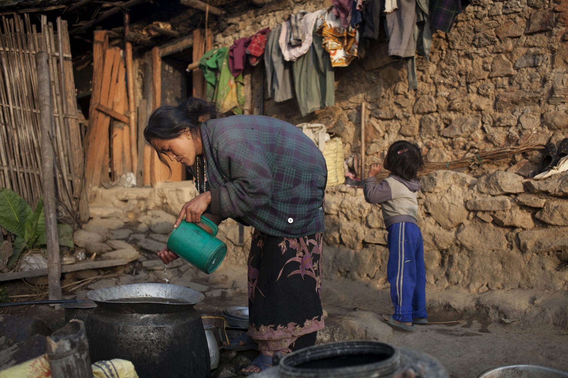 ActionAid vraagt aandacht voor de onbetaalde zorgtaken van vrouwen.
